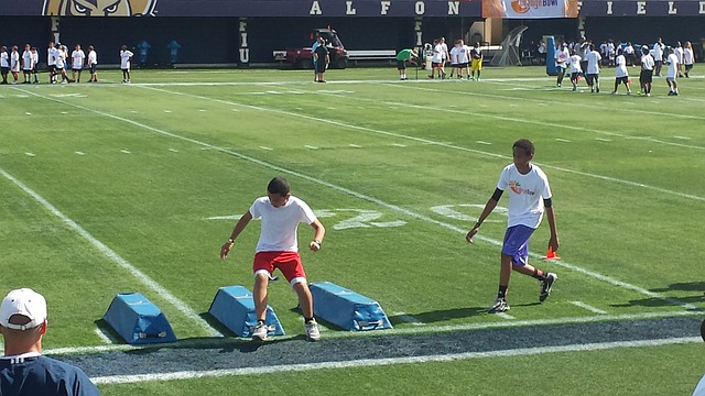 现出顽强的 现出顽强的